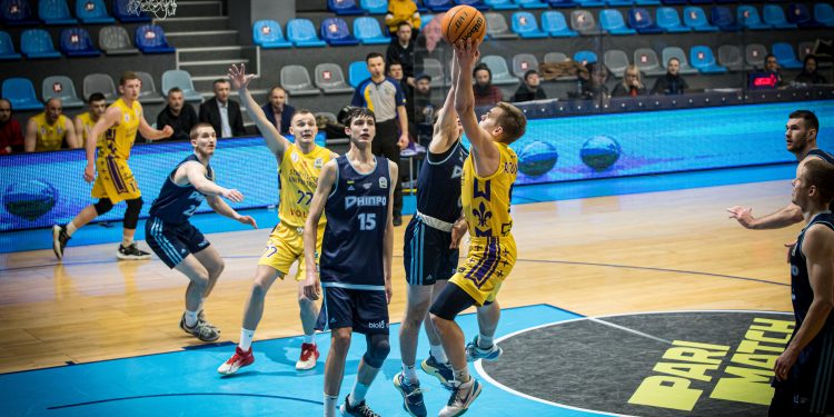 «Старий Луцьк-Університет» в конкурентному матчі поступився «Дніпру»